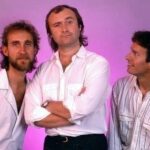 Genesis e o Clássico “In Too Deep” Quando o Amor se Torna Profundo Demais